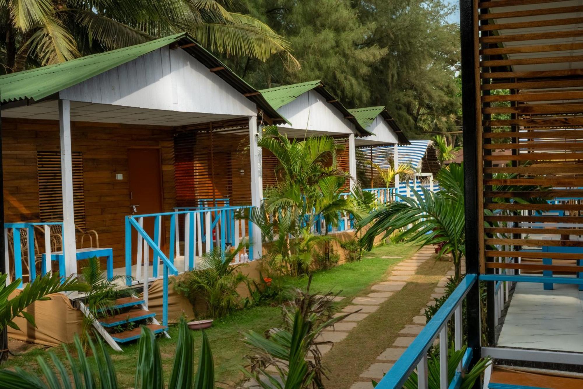 The Tito'S Blue Sky Beach Resort Agonda Exteriör bild